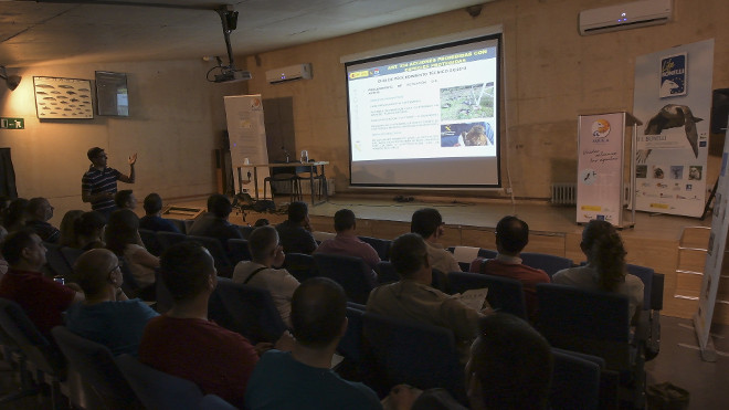 Una de las ponencias impartidas en las jornadas formativas organizadas por AQUILA a-LIFE y SEPRONA.