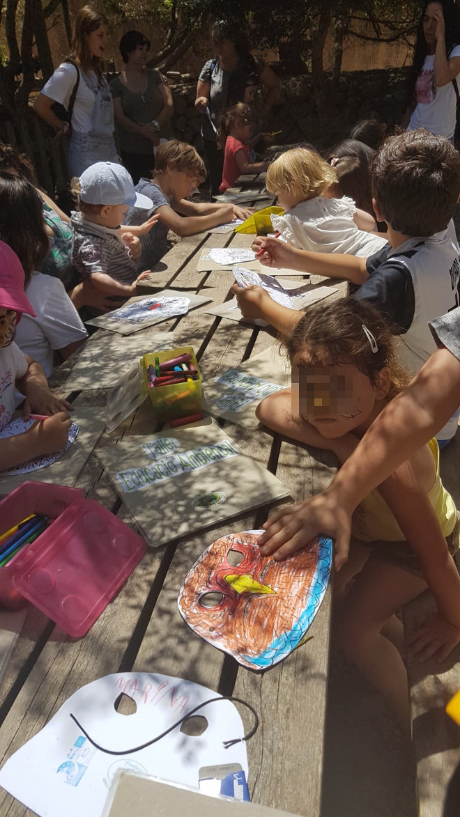 Uno de los talleres infantiles llevados a cabo durante el Día del Águila 2019 en la Fundació Natura Parc.