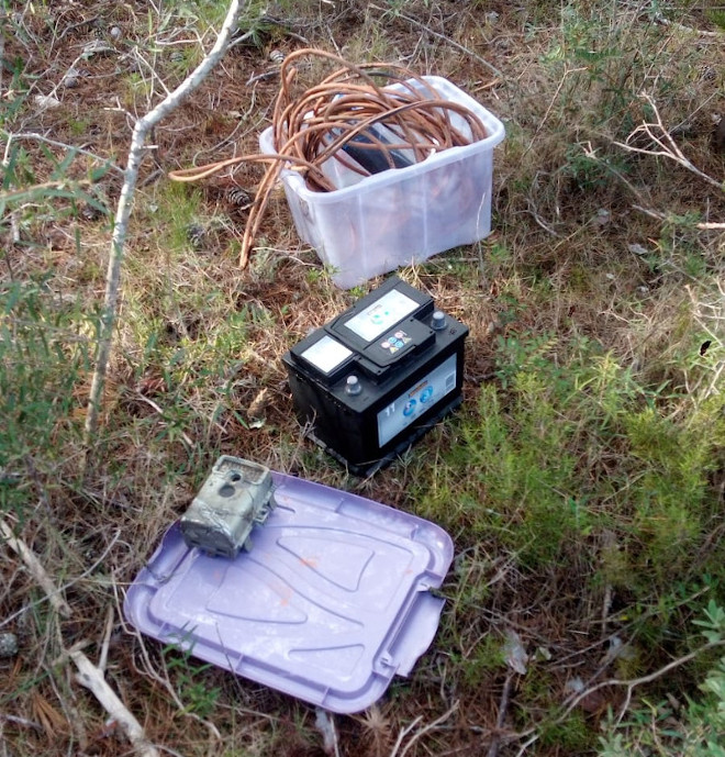 Kit de instalación de las cámaras de fototrampeo.